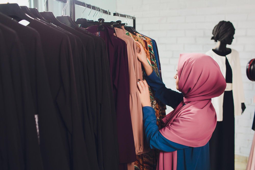 توصيل العبايات في الكويت خدمات توصيل للمتاجر والبراندات الكويتية